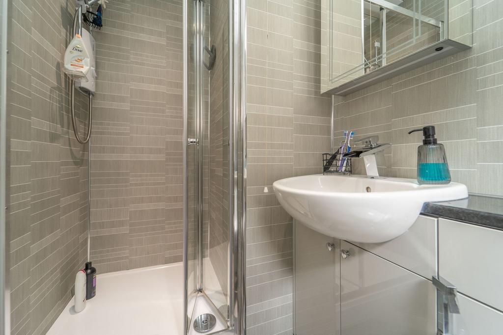 En-Suite Shower