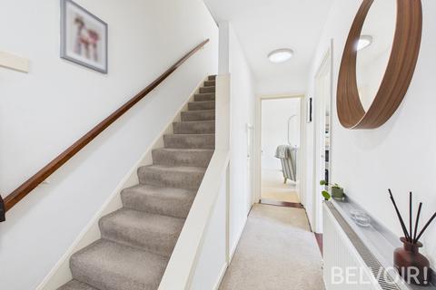 46 Pike Close, Stafford, ST16 3QJ