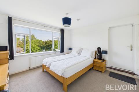 46 Pike Close, Stafford, ST16 3QJ