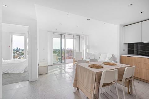 2 bedroom apartment to rent, Bouchon Point, London E1