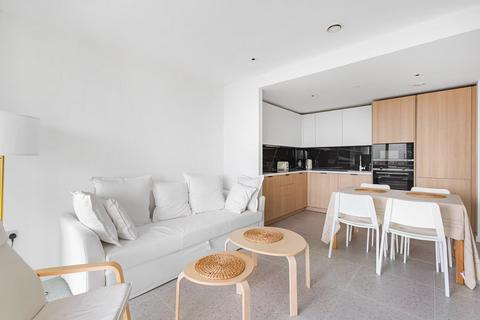 2 bedroom apartment to rent, Bouchon Point, London E1