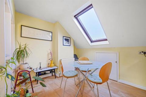1 bedroom flat for sale, Nelson Road, London N8