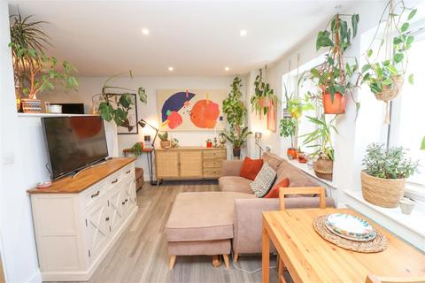1 bedroom apartment for sale, Church Road, Fleet GU51