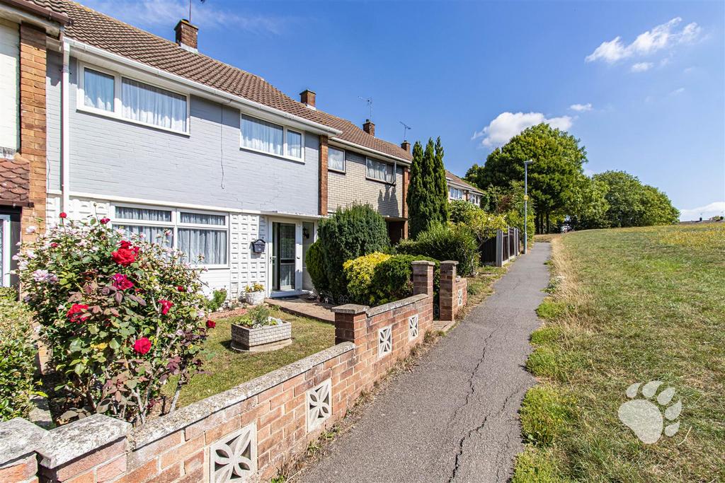 West Thorpe, Basildon SS14 3 bed terraced house - £325,000