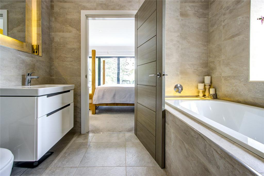 Master Ensuite