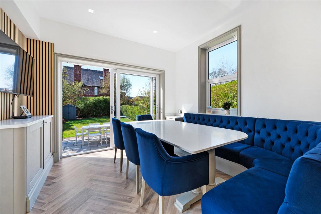 Breakfast Room