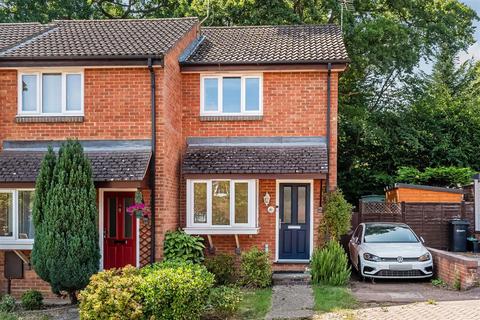 49 Copperfields, Fetcham, Leatherhead, KT22 9PA