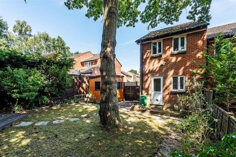 49 Copperfields, Fetcham, Leatherhead, KT22 9PA