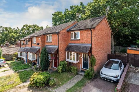 49 Copperfields, Fetcham, Leatherhead, KT22 9PA