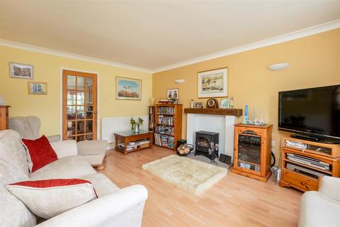 4 bedroom detached house for sale, Lincoln Close, Wellesbourne, Warwick