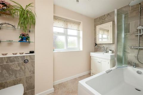 4 bedroom detached house for sale, Lincoln Close, Wellesbourne, Warwick