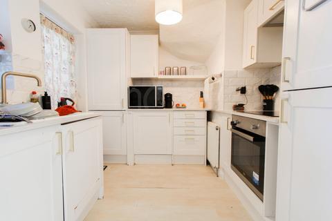4 bedroom house for sale, Magpie Hall Lane, Bromley, BR2