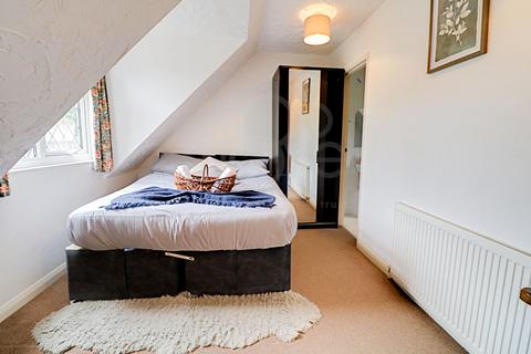 4 bedroom house for sale, Magpie Hall Lane, Bromley, BR2