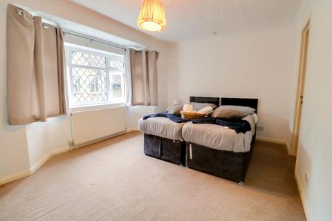 4 bedroom house for sale, Magpie Hall Lane, Bromley, BR2