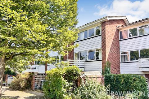 Buckingham Avenue, West Molesey KT8