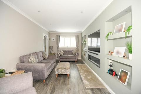 2 Alnwick Road, Trowbridge, BA14 6FQ