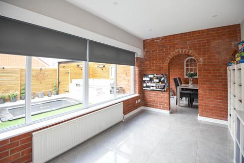 2 Alnwick Road, Trowbridge, BA14 6FQ