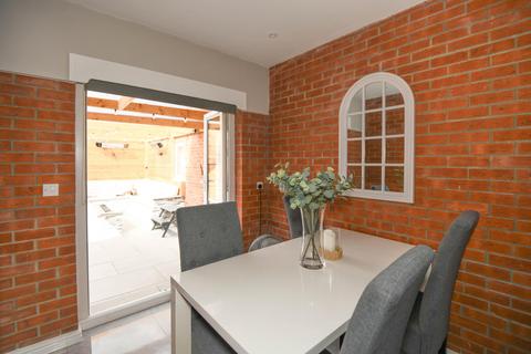 2 Alnwick Road, Trowbridge, BA14 6FQ