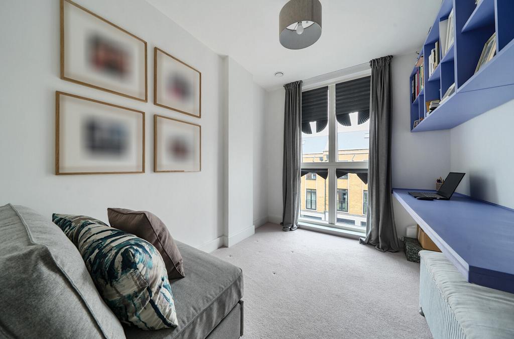 1335974 10 689494...