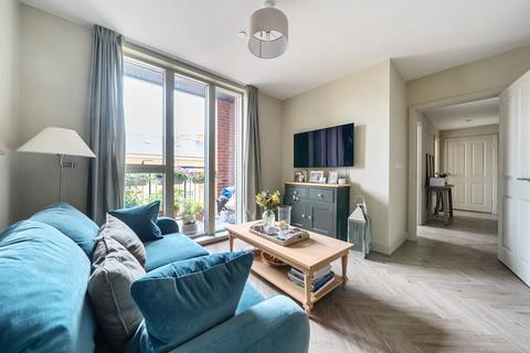 2 bedroom flat for sale, Fellowes Rise, Winchester, Hampshire, SO22