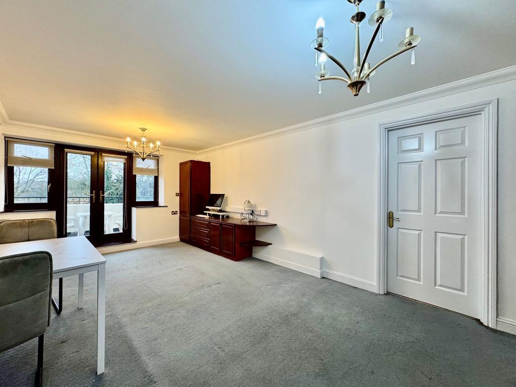 Lounge/dining area