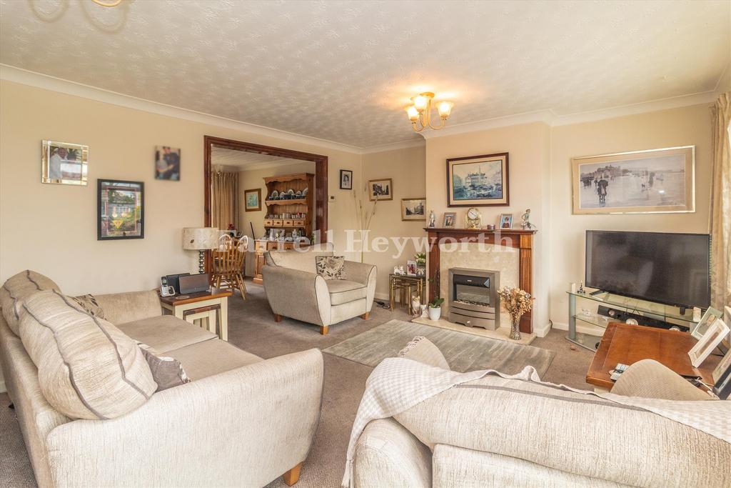 Lounge image 2