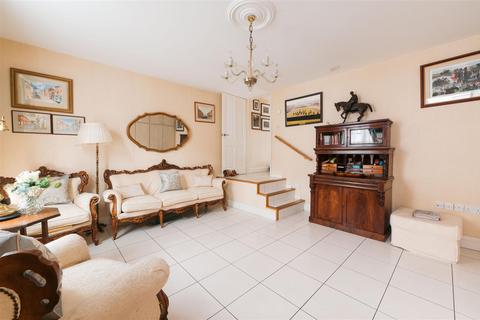 undefined, Tilehouse Street, Hitchin