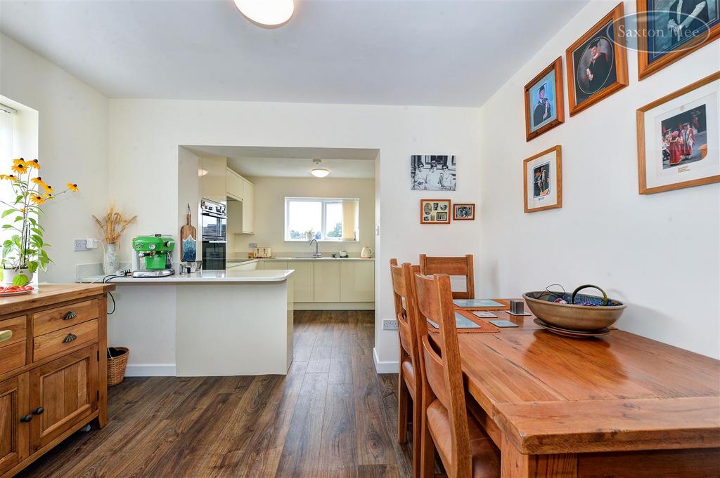 Ash kitchen diner 9173.jpg