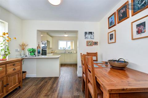 7 Mears Close, Penistone, Sheffield, S36 6EZ