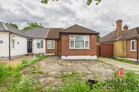 2 bedroom bungalow for sale, Eastern Avenue, Pinner, HA5