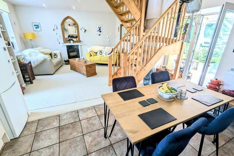 undefined, Mount Pleasant, Ferryside, Carmarthenshire.