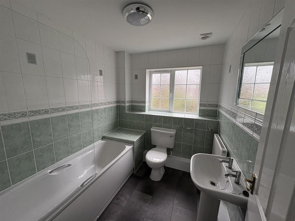 Coly Anchor Bathoom 3.jpg