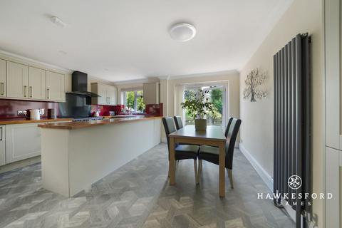 4 bedroom semi-detached house for sale, Ruins Barn Road, Sittingbourne ME10