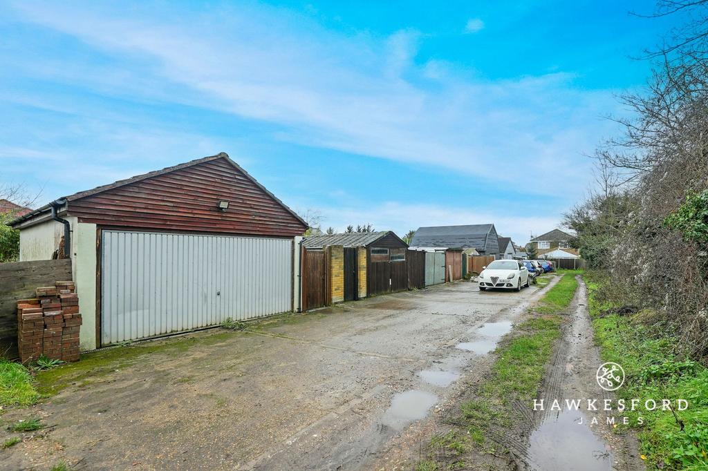 Ruins Barn Road, Sittingbourne - Garage &amp; Parking