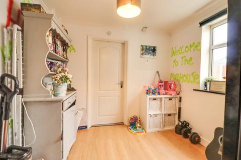 3 bedroom terraced house for sale, Canterbury Avenue, Sholing