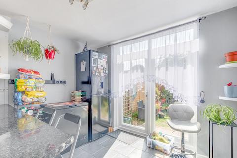 8 Drayton Close, Redditch, B98 0HE