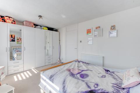 8 Drayton Close, Redditch, B98 0HE