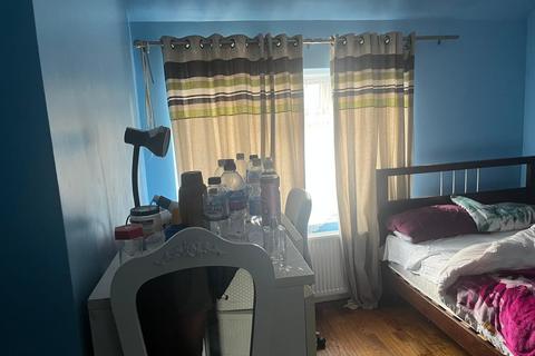 undefined, Porters Avenue, Dagenham RM9