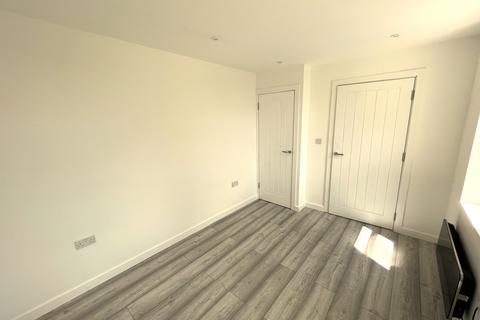 1 bedroom apartment to rent, Hanover St,