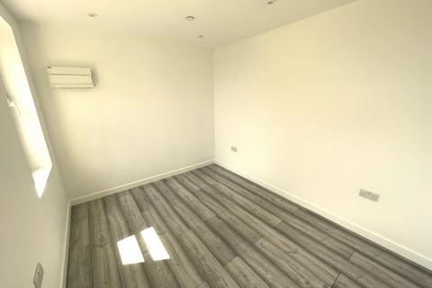 1 bedroom apartment to rent, Hanover St,