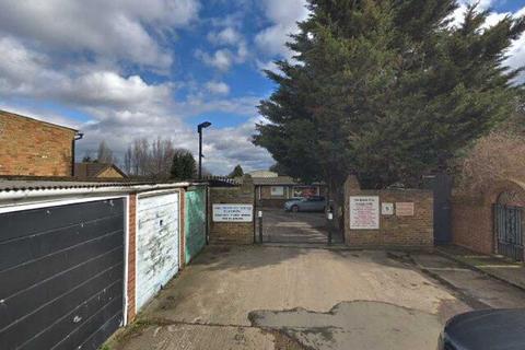 Garage to rent, High Street, Harlington UB3