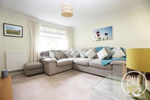 2 bedroom end of terrace house for sale, Marham Road, Lowestoft, NR32