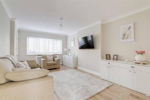 3 bedroom semi-detached house for sale, Besecar Avenue, Gedling NG4