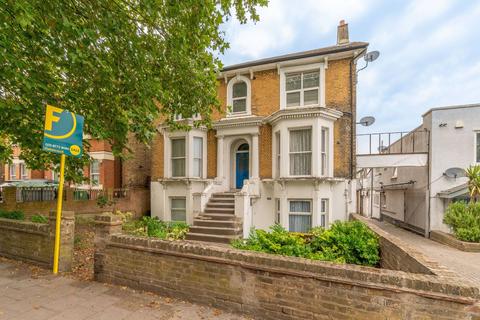 2 bedroom flat for sale, Croydon Road, Penge, London, SE20