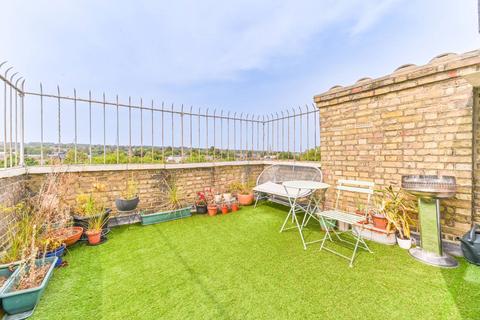 2 bedroom flat for sale, Croydon Road, Penge, London, SE20
