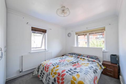 undefined, Friars Mead, E14, Isle Of Dogs, London, E14