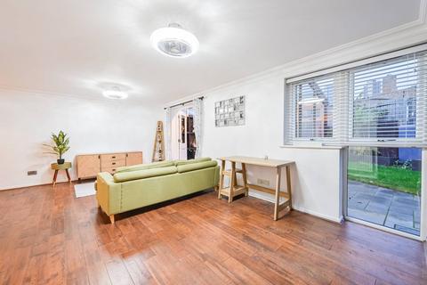 9 Friars Mead, London, E14 3JY
