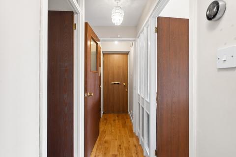 12/5 Clark Place, Edinburgh, EH5 3BQ