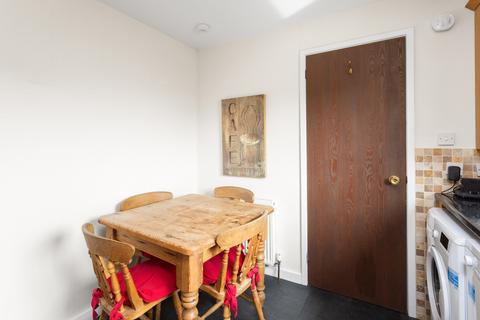 12/5 Clark Place, Edinburgh, EH5 3BQ