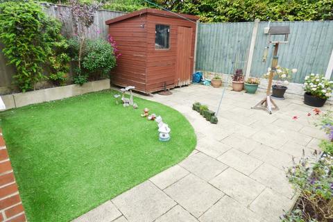 3 bedroom semi-detached house for sale, Armley Grange View, Leeds LS12